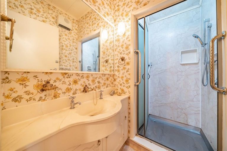 Photo of property in 86 Pinehaven Road, Pinehaven, Upper Hutt, 5019