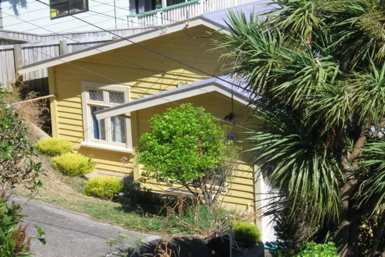 Photo of property in 16 Hudson Street, Island Bay, Wellington, 6023