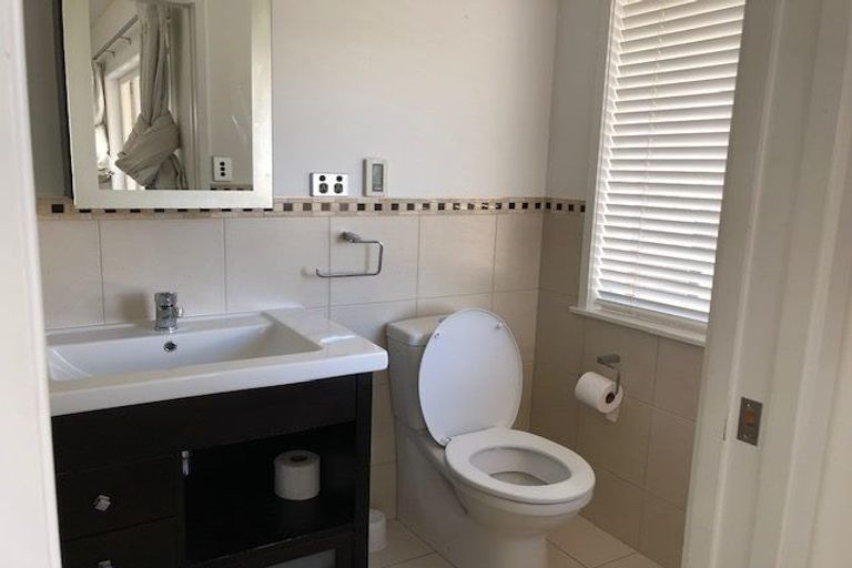 Photo of property in 36 Rewi Street, Torbay, Auckland, 0630