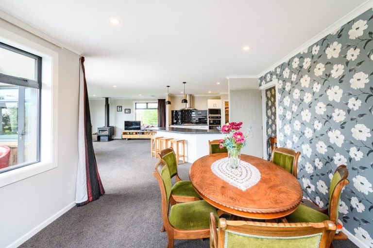 Photo of property in 31 Briarwood Road, Kelvin Grove, Palmerston North, 4470