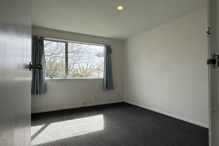 Photo of property in 402 Roscommon Road, Clendon Park, Auckland, 2103