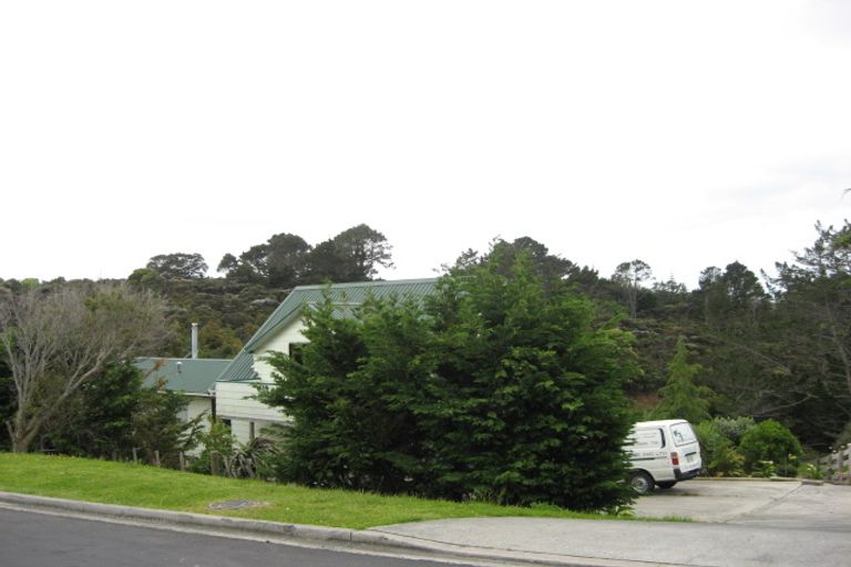 Photo of property in 2 Roberts Road, Matakatia, Whangaparaoa, 0930