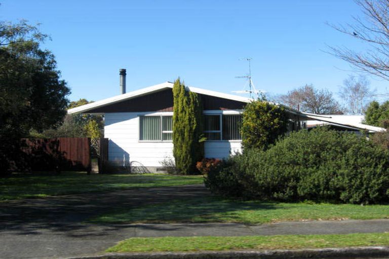 Photo of property in 1 Booth Street, Carterton, 5713