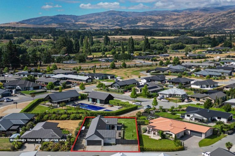 Photo of property in 9 Marbleleaf Lane, Albert Town, Wanaka, 9305