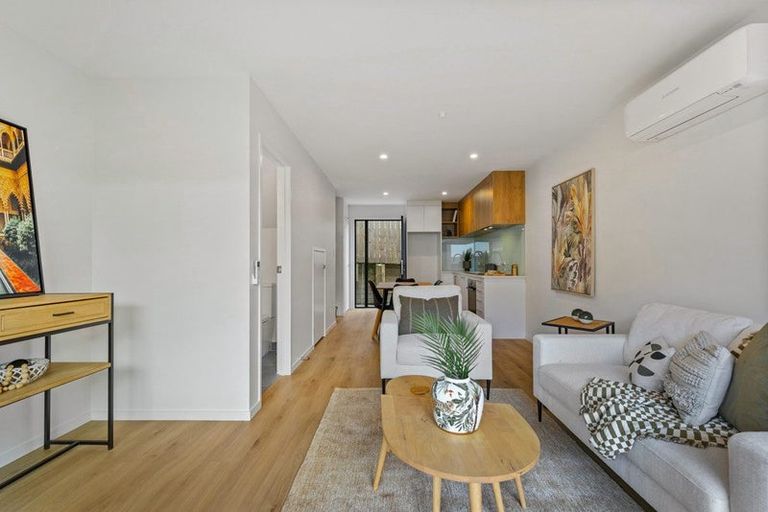 Photo of property in 4/21 Divich Avenue, Te Atatu South, Auckland, 0610