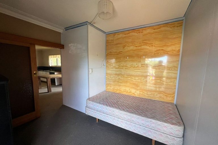 Photo of property in 29 Awaroa Road, Sunnyvale, Auckland, 0612