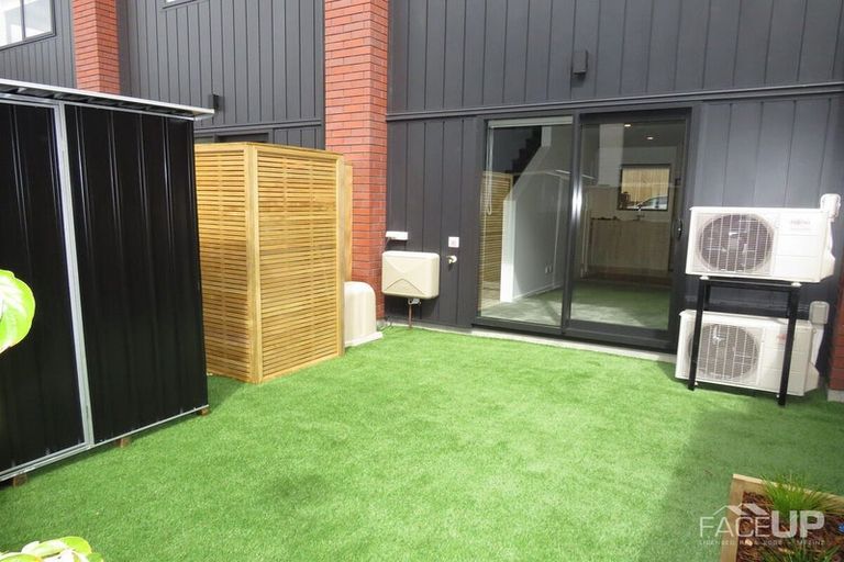 Photo of property in 9/10 Wilsher Crescent, Henderson, Auckland, 0612