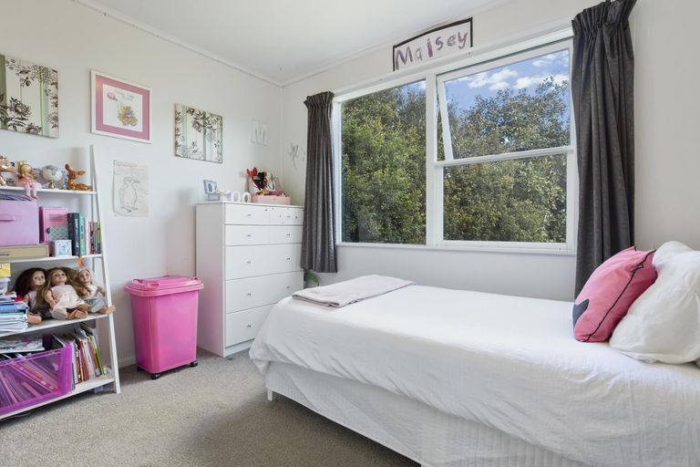 Photo of property in 202 Verbena Road, Birkdale, Auckland, 0626