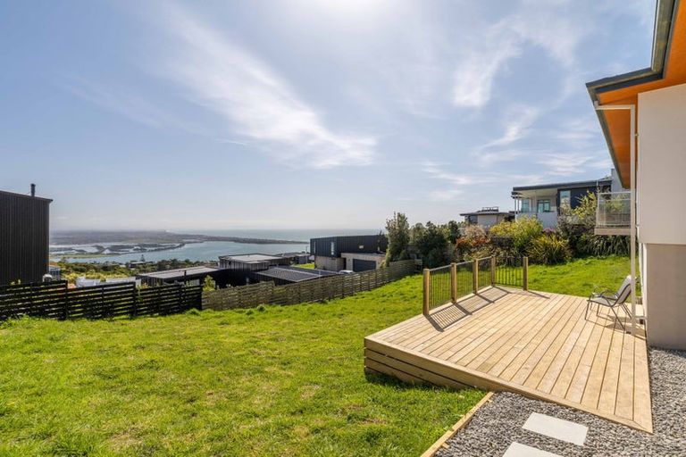 Photo of property in 5 Stoneyridge Close, Mount Pleasant, Christchurch, 8081