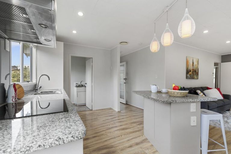 Photo of property in 7 Talmar Place, Massey, Auckland, 0614