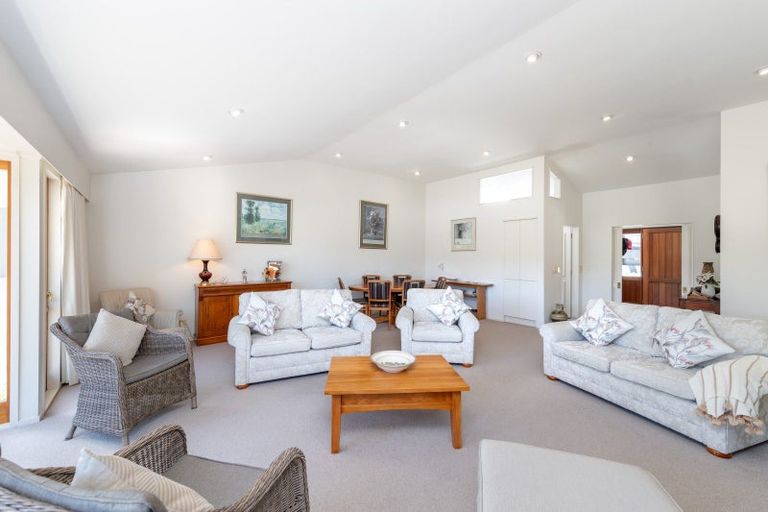 Photo of property in 20a Chatsworth Road, Silverstream, Upper Hutt, 5019