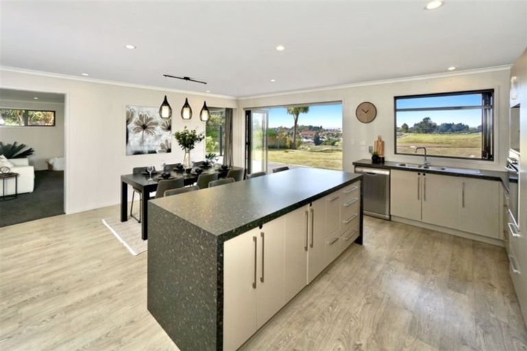 Photo of property in 43 Norm Freeman Drive, Te Puke, 3119