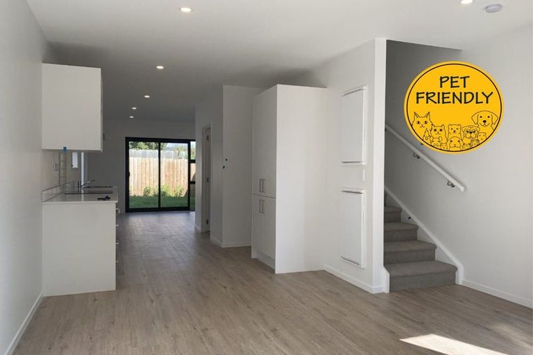 Photo of property in 24 Rauemi Way, Te Atatu South, Auckland, 0610