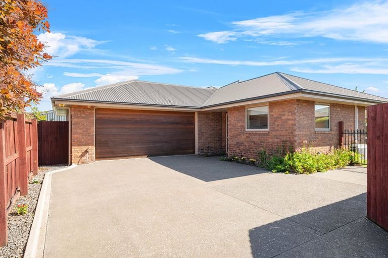 Photo of property in 43a Coolspring Way, Redwood, Christchurch, 8051