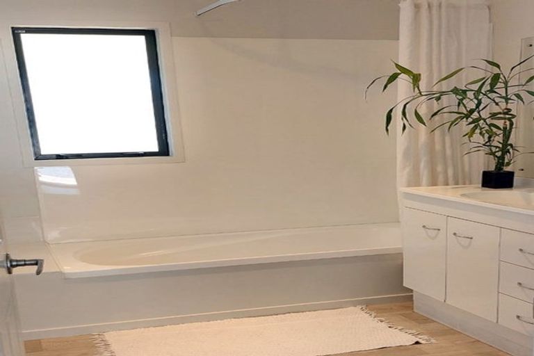 Photo of property in 68 Wiroa Road, Kerikeri, 0293