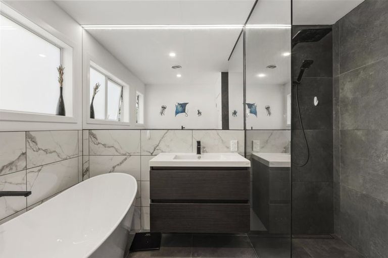 Photo of property in 10 Linwood Way, Island Bay, Wellington, 6023