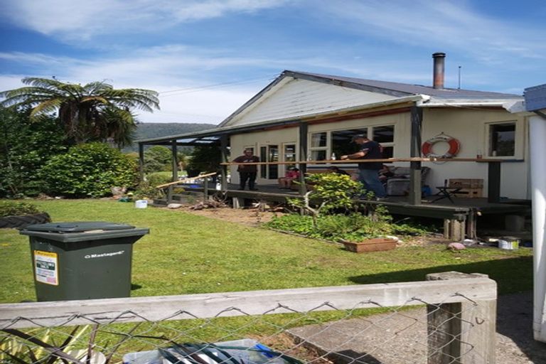 Photo of property in 39 Sale Street, Ross, 7812