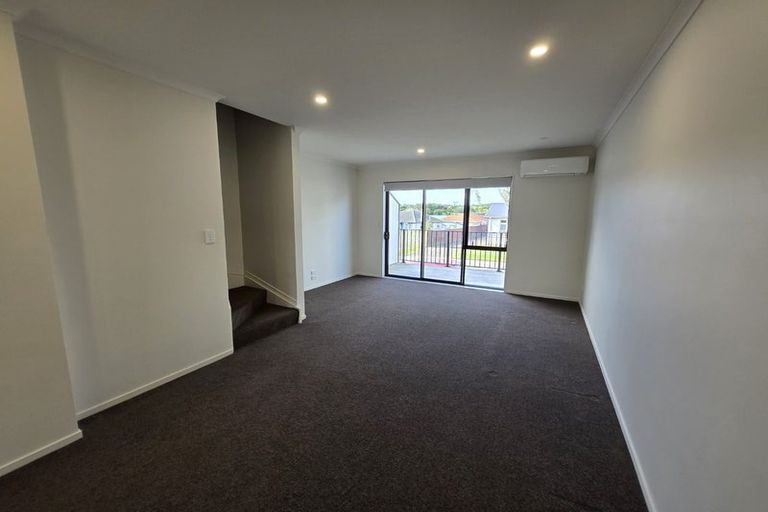 Photo of property in 2/16 Russell Road, Manurewa, Auckland, 2102
