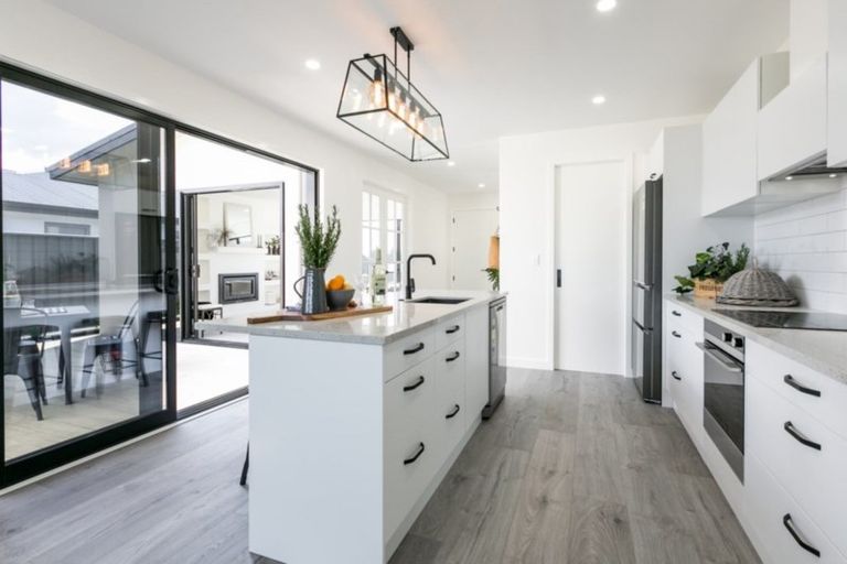 Photo of property in 11 Hurunui Drive, Te Awa, Napier, 4110