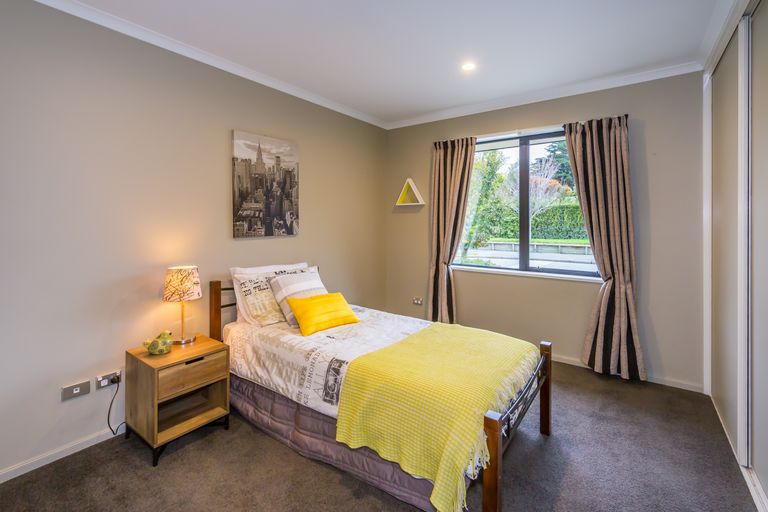 Photo of property in 21 Bernice Crescent, Yaldhurst, Christchurch, 8042
