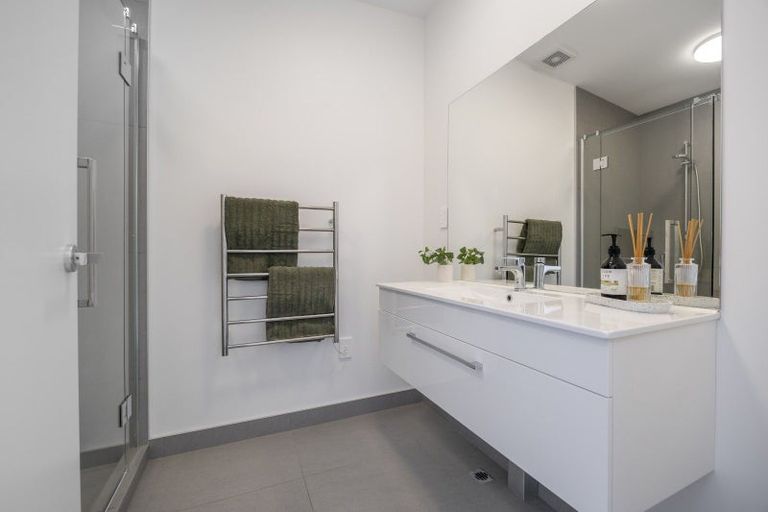 Photo of property in 12/82 East Coast Road, Milford, Auckland, 0620