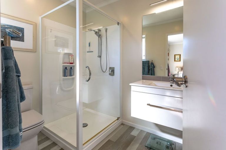 Photo of property in 80 Golden Shore Place, Coromandel, 3506