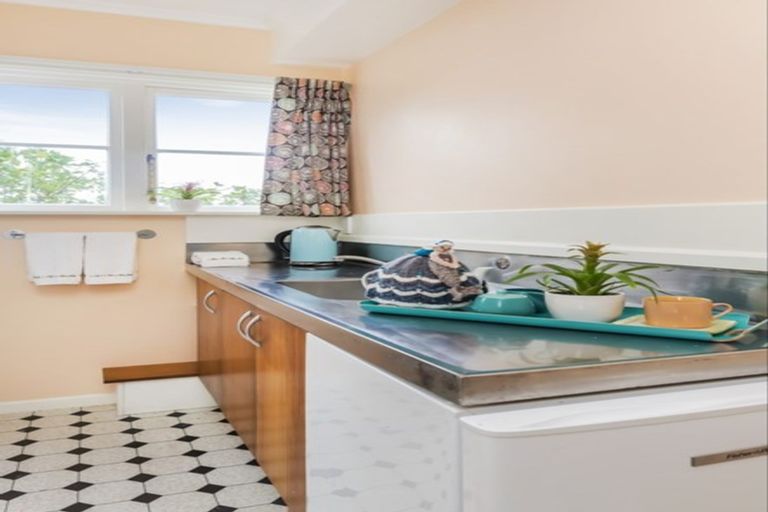 Photo of property in 43 Nevay Road, Miramar, Wellington, 6022