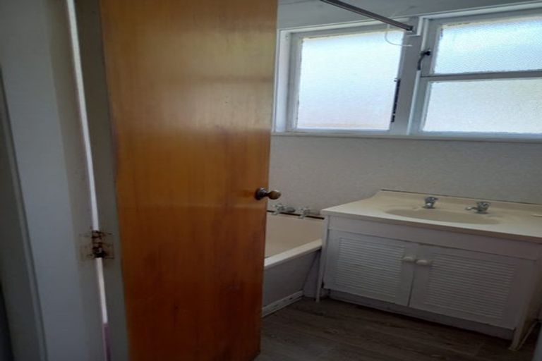 Photo of property in 55 Strand Crescent, Naenae, Lower Hutt, 5011