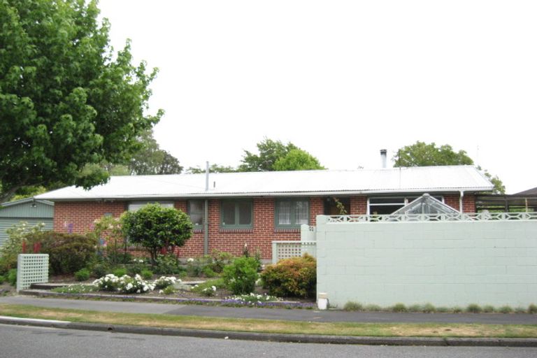 Photo of property in 19 Colina Street, Avonhead, Christchurch, 8042