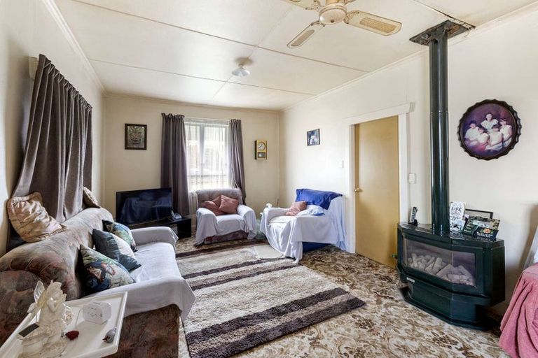 Photo of property in 17 Standish Street, Westown, New Plymouth, 4310