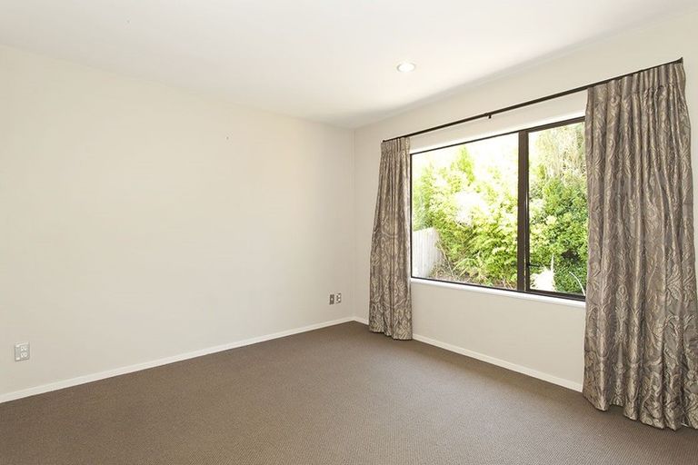 Photo of property in 13 Keating Rise, Northcross, Auckland, 0632