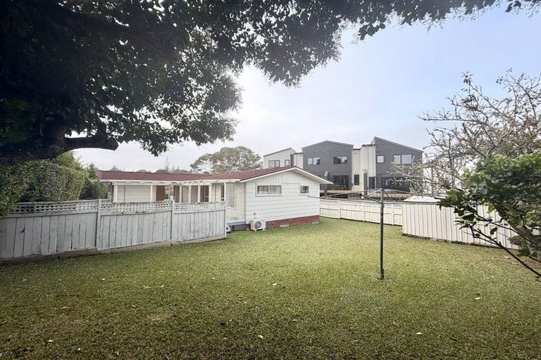 Photo of property in 6 Salamanca Road, Sunnynook, Auckland, 0620