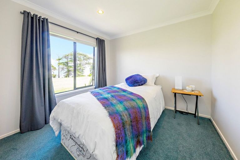 Photo of property in 9 Nicholas Gibbons Drive, Clendon Park, Auckland, 2103