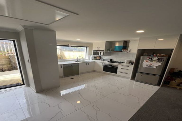 Photo of property in 27a Poruru Close, Papakura, 2110