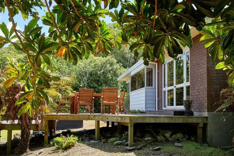 Photo of property in 42 Kotare Place, South Bay, Kaikoura, 7300