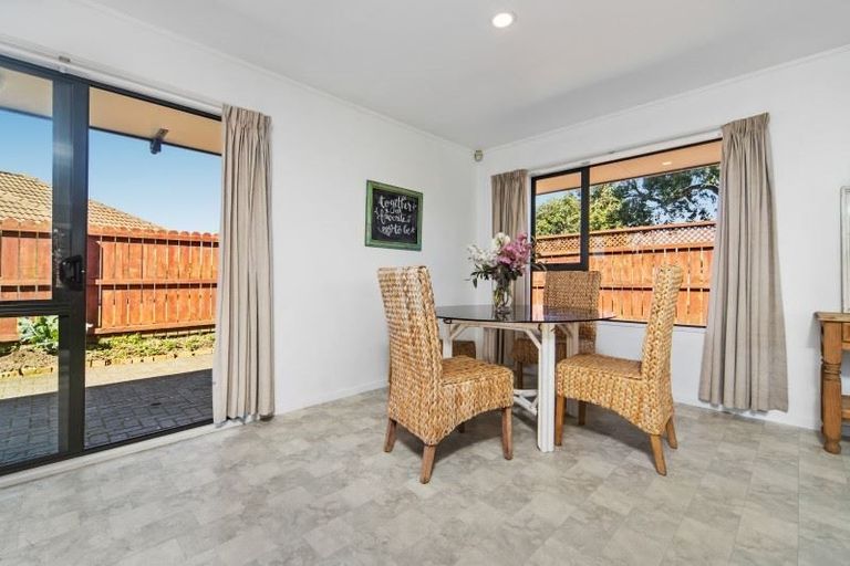 Photo of property in 1 Frank Bunce Grove, Flat Bush, Auckland, 2019
