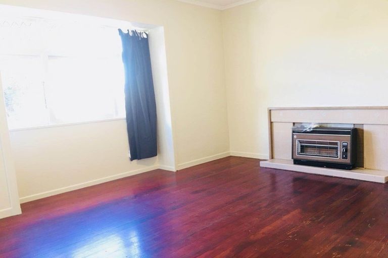 Photo of property in 27 Rimu Street, New Lynn, Auckland, 0600