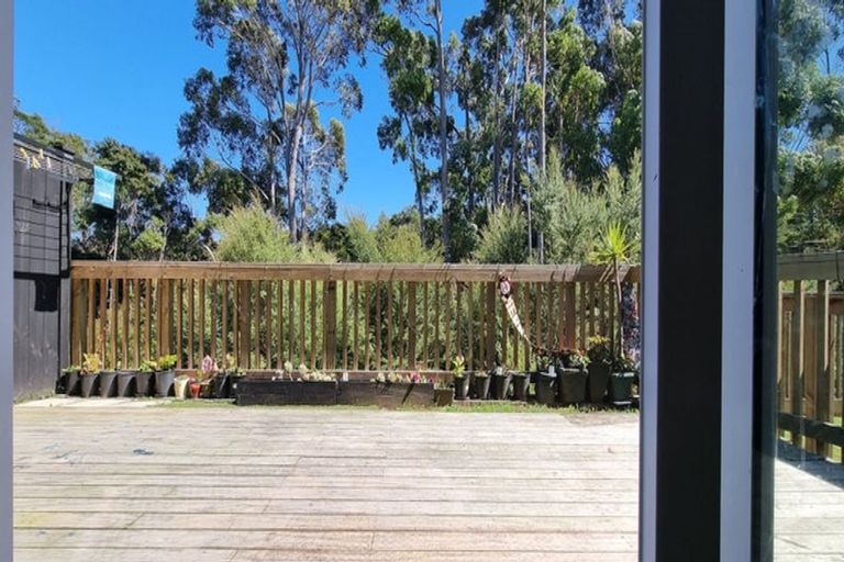 Photo of property in 19 Kaimai Avenue, Massey, Auckland, 0614