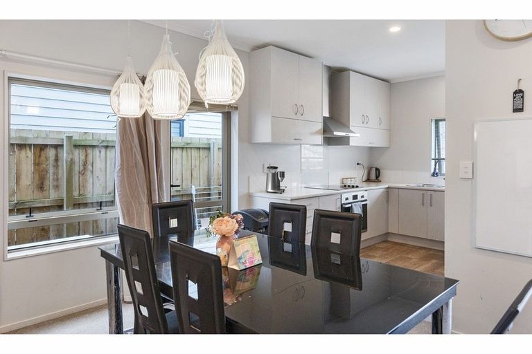 Photo of property in 22 Taiaapure Street, Weymouth, Auckland, 2103