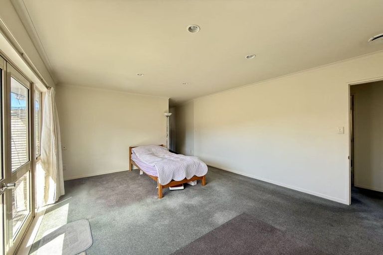 Photo of property in 6 Buncrana Place, Pinehill, Auckland, 0632