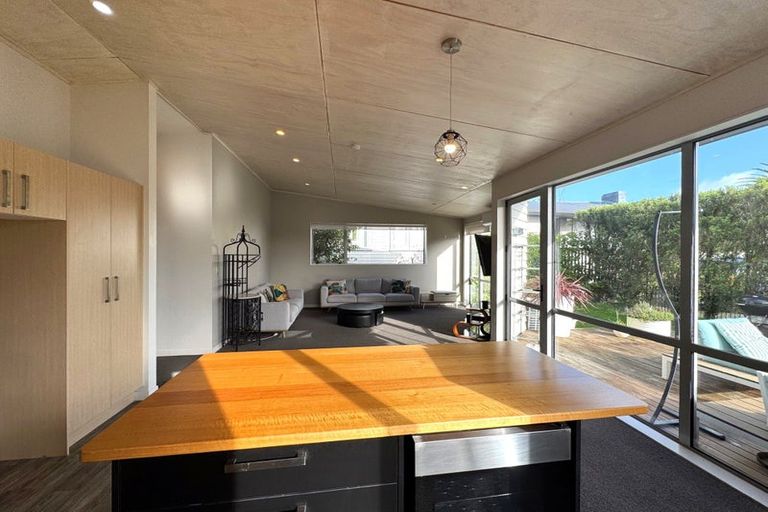 Photo of property in 39a Fairclough Road, Beach Haven, Auckland, 0626