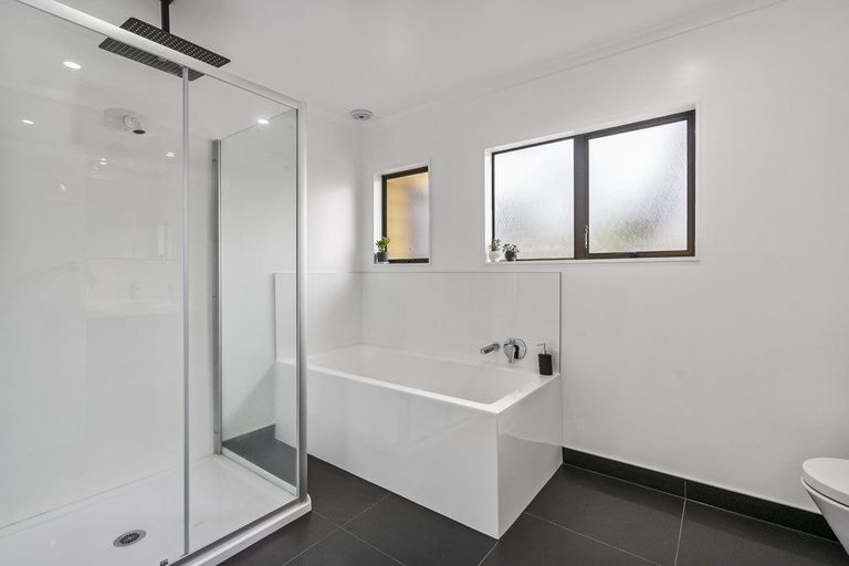 Photo of property in 3 Aztec Place, Conifer Grove, Takanini, 2112