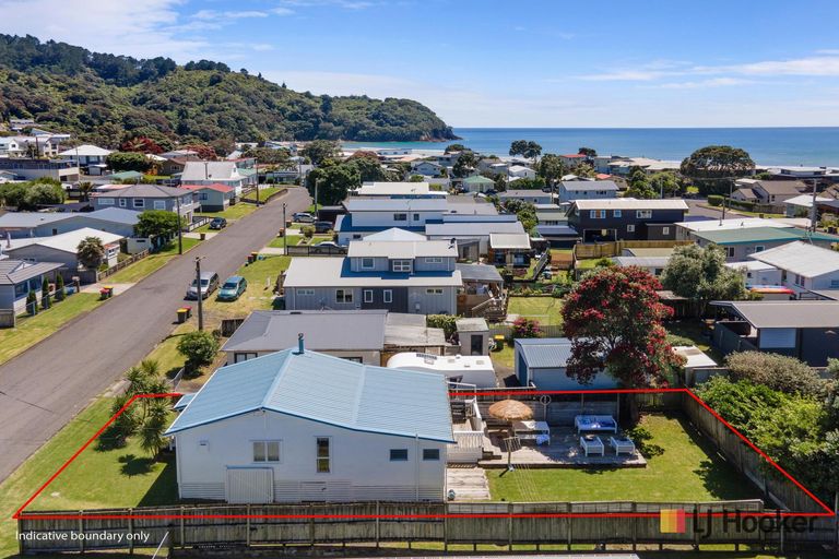 Photo of property in 18 Marine Avenue, Waihi Beach, 3611