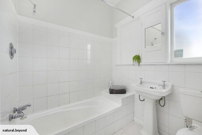 Photo of property in 1/19 Hills Road, Edgeware, Christchurch, 8013