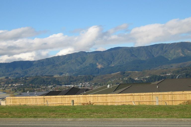 Photo of property in 36 Kirton Drive, Riverstone Terraces, Upper Hutt, 5018