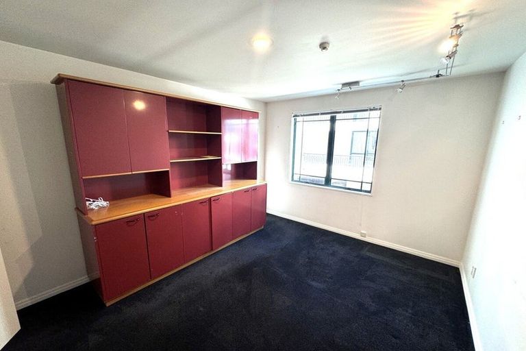 Photo of property in Regent Courts, 2/75 Gloucester Street, Christchurch Central, Christchurch, 8013