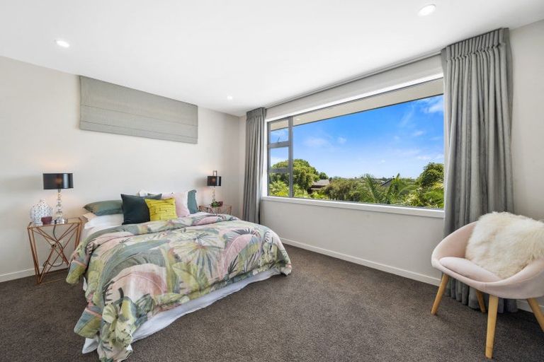 Photo of property in 7 Trident Place, Shelly Park, Auckland, 2014
