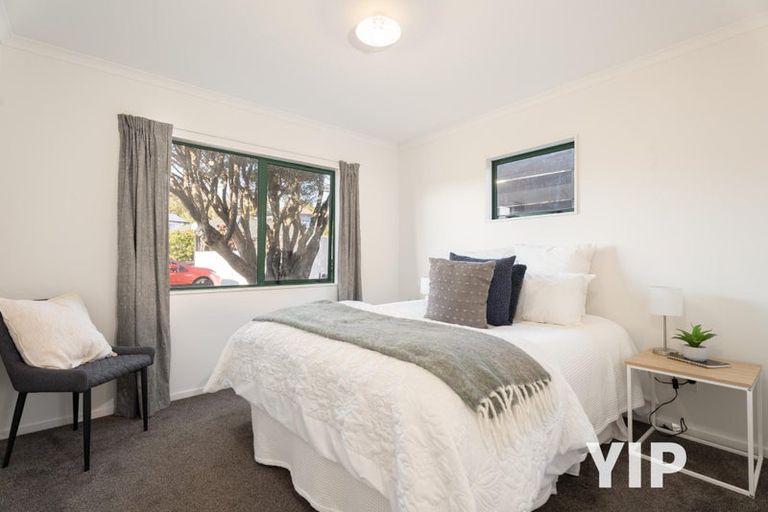Photo of property in 32a Horokiwi Road West, Newlands, Wellington, 6037