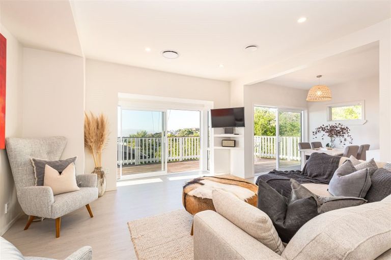 Photo of property in 1/182 Mount Pleasant Road, Mount Pleasant, Christchurch, 8081