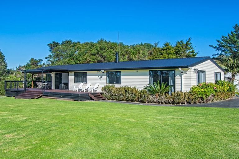 Photo of property in 1951 Cove Road, Mangawhai, Kaiwaka, 0573